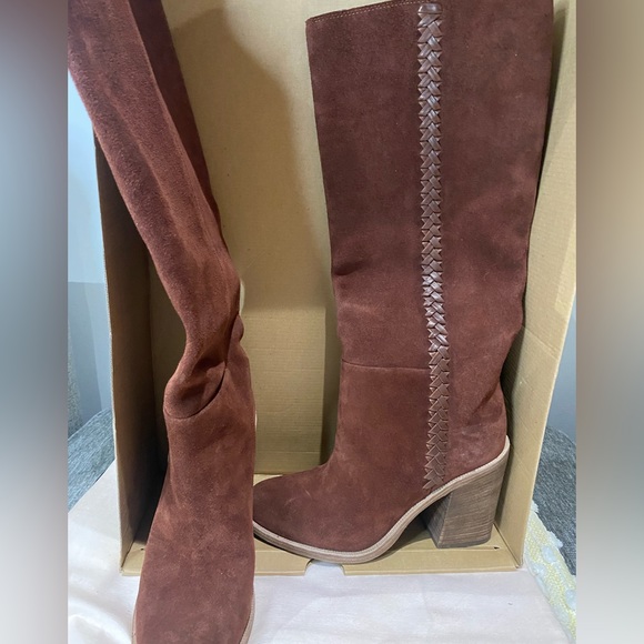 UGG Maeva sophisticated suede boot - Picture 5 of 6